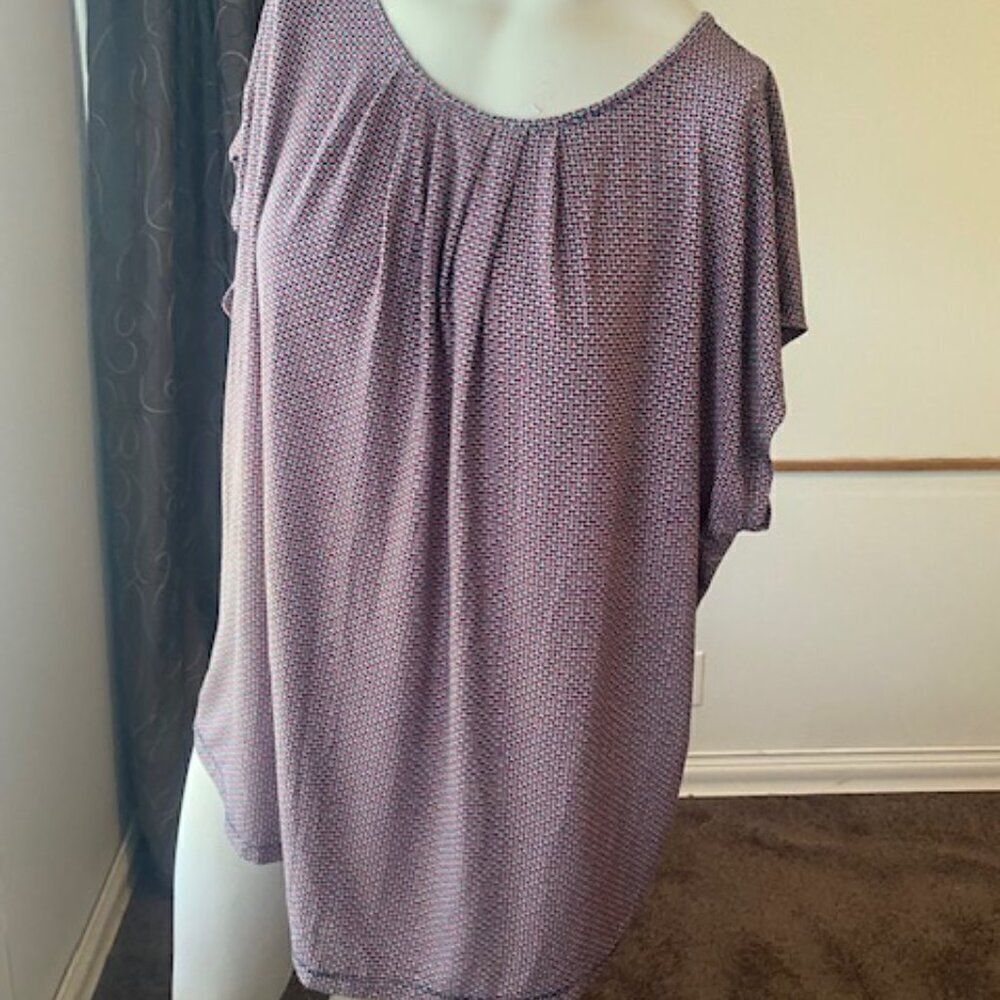 Chaps Red /White/Blue Pleated front Peep Hole back blouse, size 2X